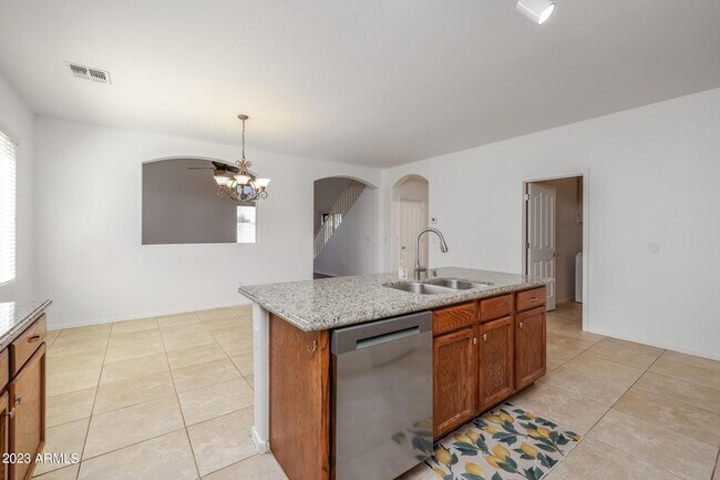 Building Photo - 3112 S 82nd Ln