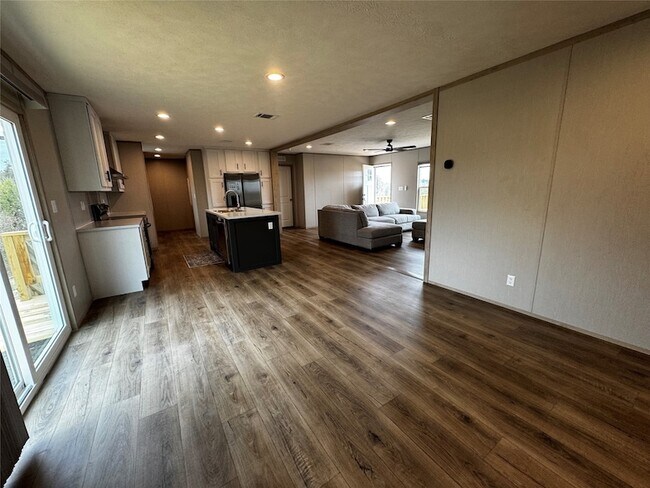 Building Photo - 191 Holly Pond