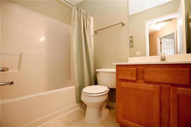Building Photo - 3875 Dandridge Way NW
