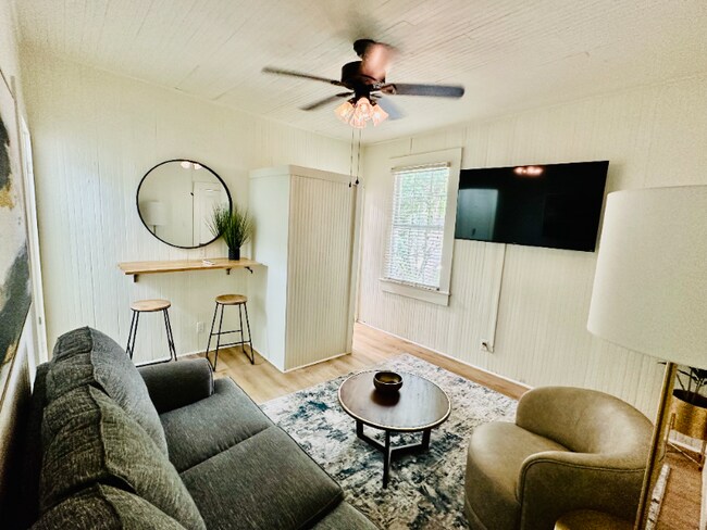 Building Photo - 311 Chatham St