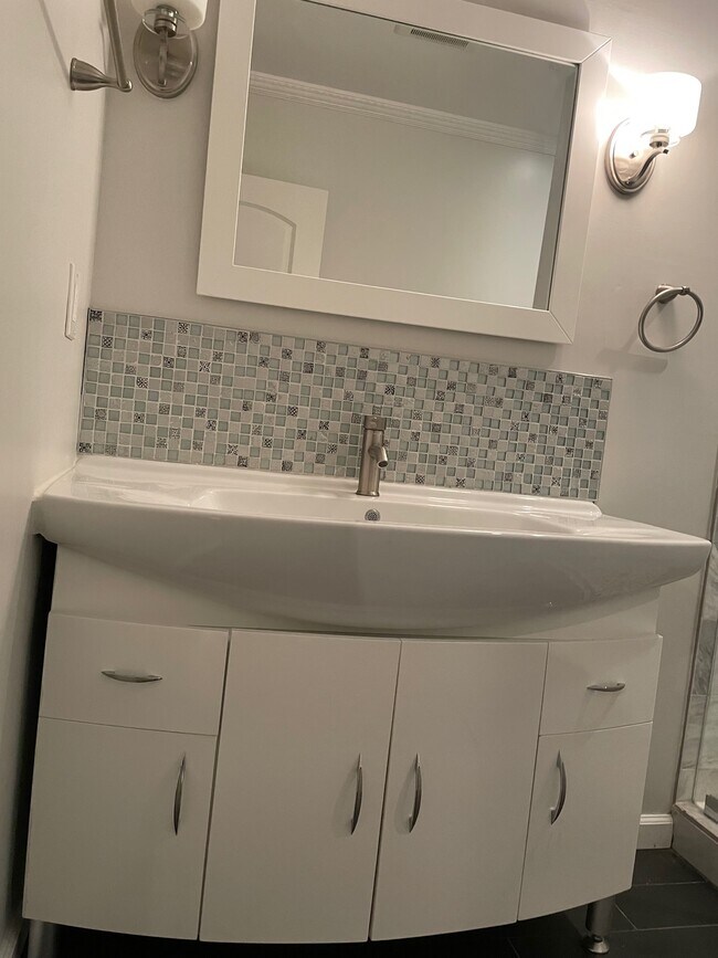 Primary Bathroom - 5008 W Slauson Ave