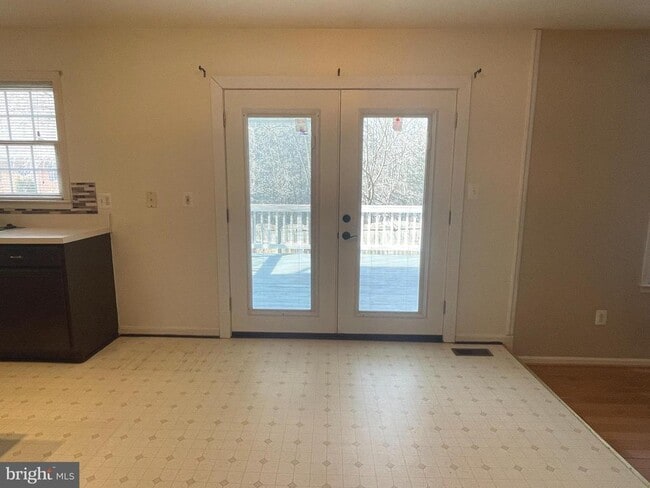 Building Photo - 32 Palace Ln