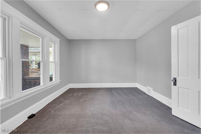 Building Photo - 3122 W 30th St