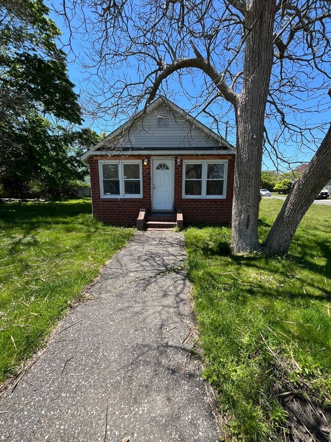 Building Photo - 82 Cranberry Dr