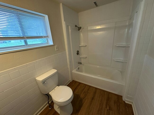 Building Photo - 170 Desimone Dr