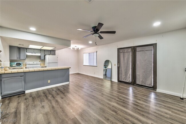 Building Photo - 4150 Sanderling Cir