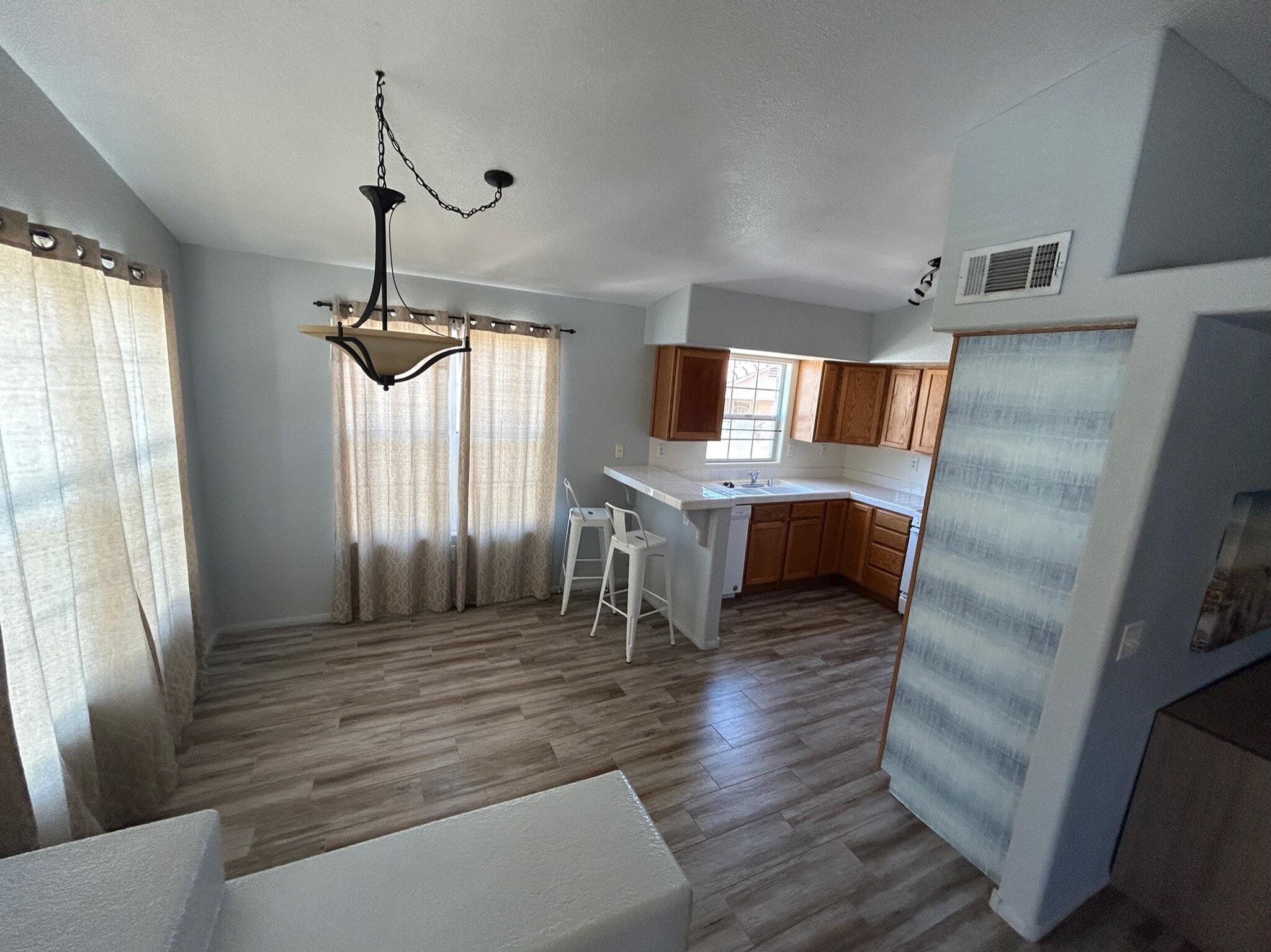 Building Photo - 520 Arrowhead Trl