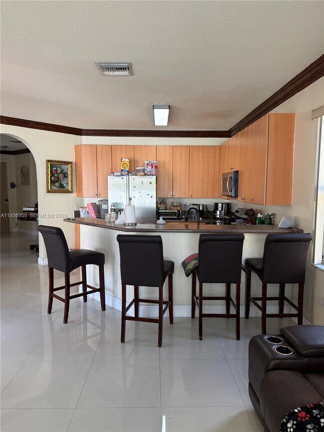 Building Photo - 3951 NE 13th Dr