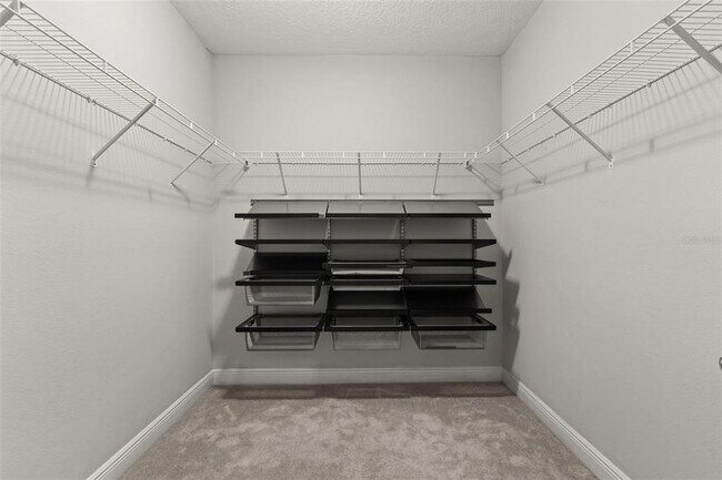 Building Photo - 2813 Roseglen Way