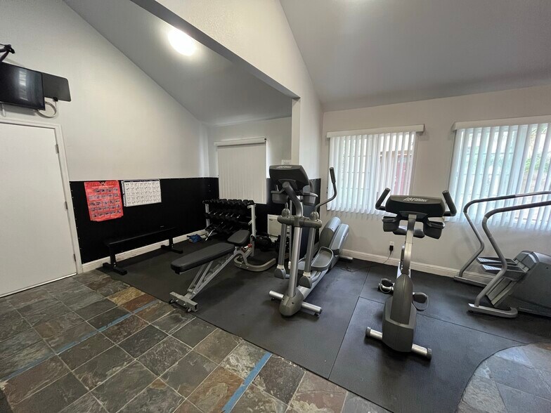 Building Photo - 10264 Maya Linda Rd