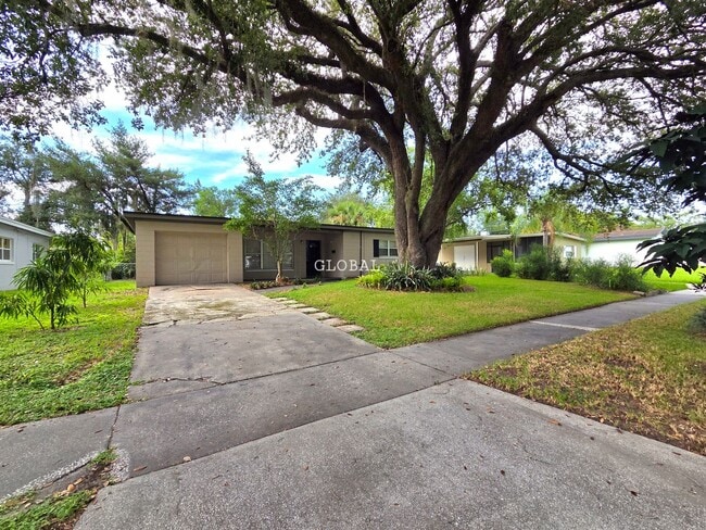 Primary Photo - Charming 3-Bedroom Home with Spacious Back...