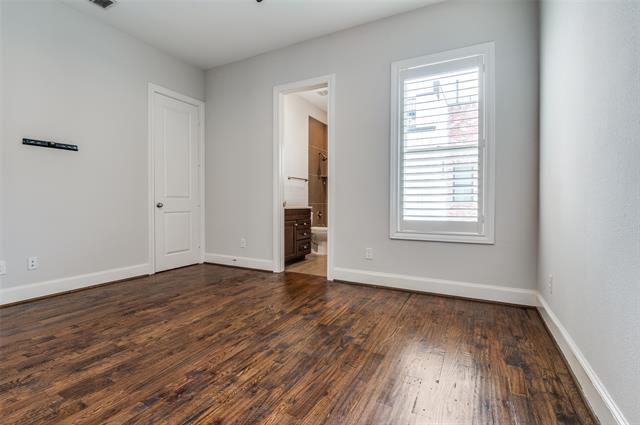 Building Photo - 2110 Helsminster Dr