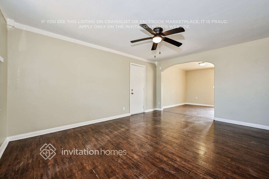 Building Photo - 212 E 185th St