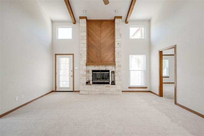 Building Photo - 109 Vinca Dr