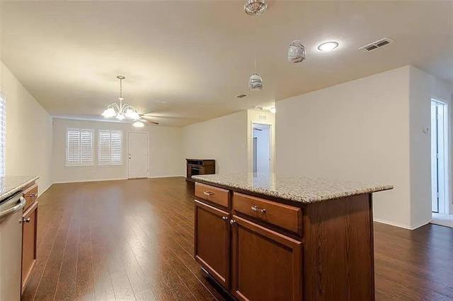 Building Photo - 829 Underhill Dr