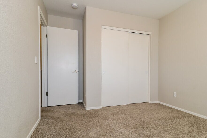 Building Photo - 3802 N 104th Ave