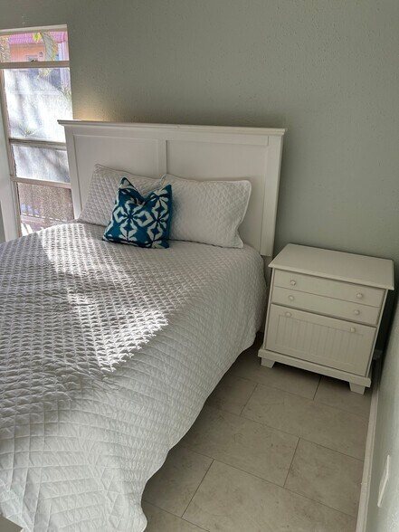 Building Photo - 8921 Blind Pass Rd