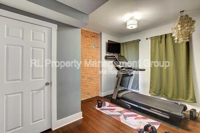 Building Photo - 451 S 22nd St