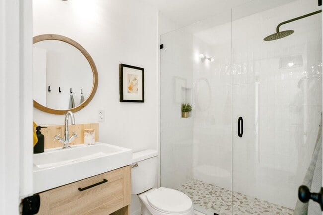 Building Photo - Modern 3-Bedroom Desert Bungalow with Stunning Views – Unfurnished - Price reflects MOVE IN SPECI...