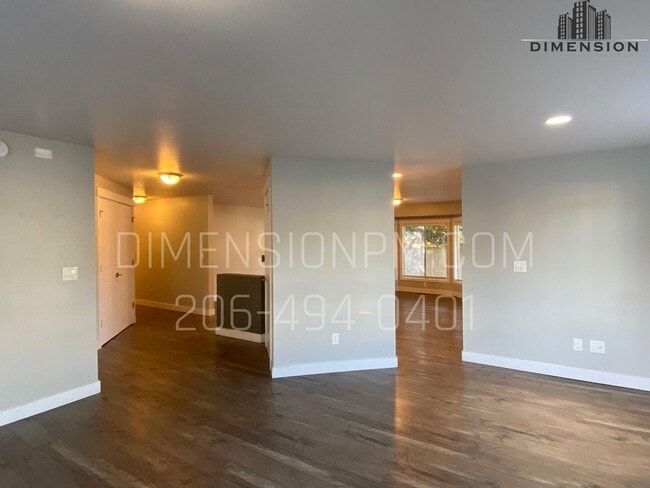 Building Photo - Kent East Hill Rambler