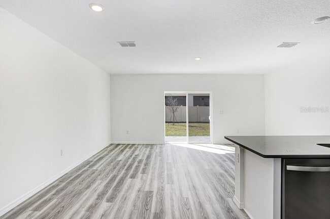 Building Photo - 31298 Paper Birch St