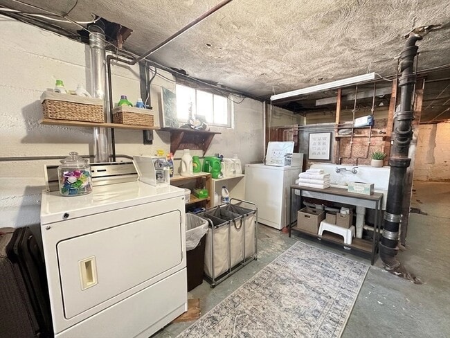 Building Photo - 75 Dorchester St