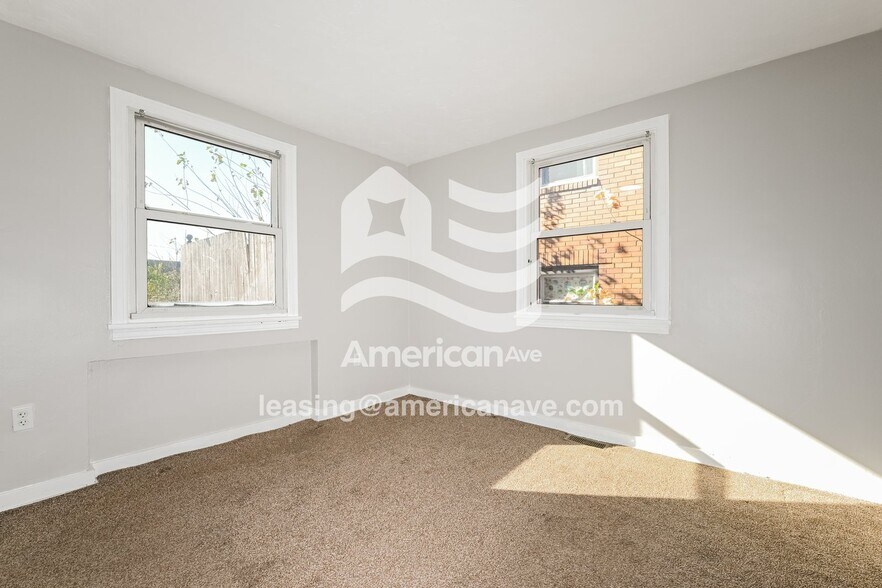 Building Photo - 881 Miller Ave