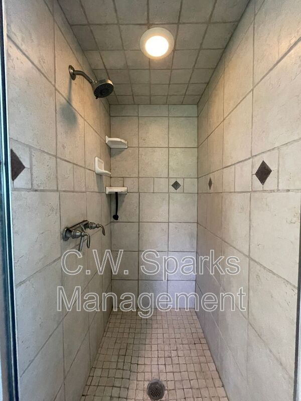 Building Photo - 3494 N Stodghill Rd