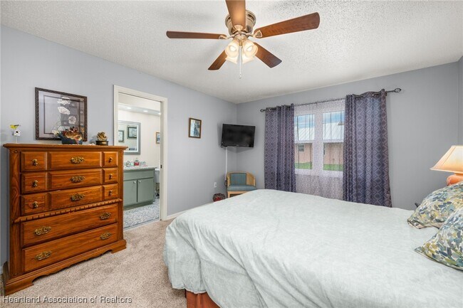 Building Photo - 360 Grove Cir