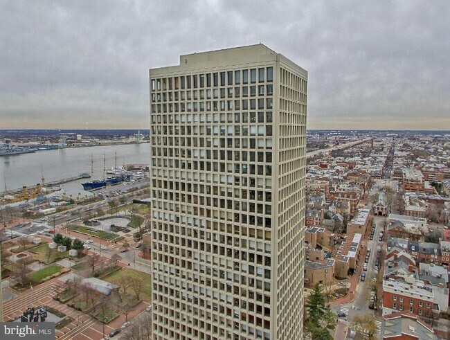 Building Photo - 200 Locust St