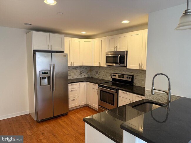 Building Photo - 1234 S 17th St