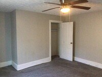 Building Photo - 9 Hemlock Dr