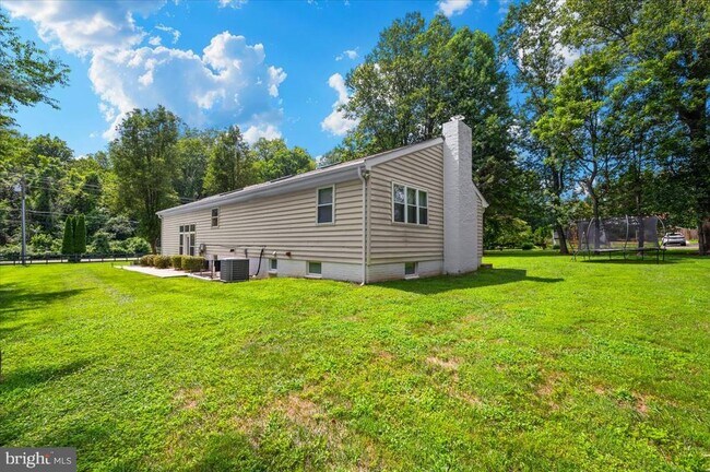 Building Photo - 6109 Colchester Rd