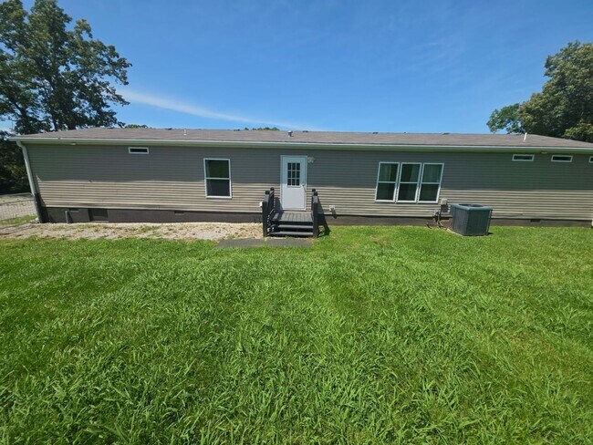 Building Photo - Spacious 4-Bedroom Home on 1 Acre in Peaceful Rickman Setting
