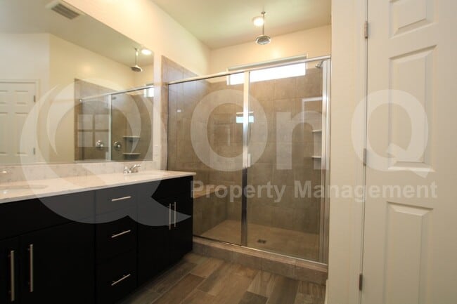 Building Photo - 5420 W Desert Hollow Dr