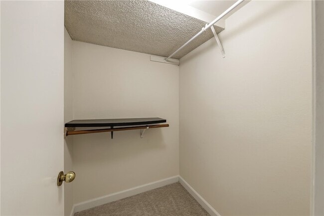 Building Photo - 23821 Hillhurst Dr