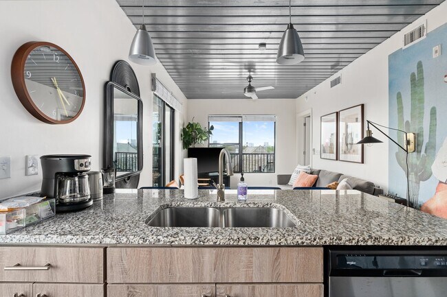 Building Photo - Midtown Magic: Big Savings + Big Perks!