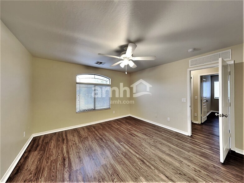 Building Photo - 2451 S 160th Dr