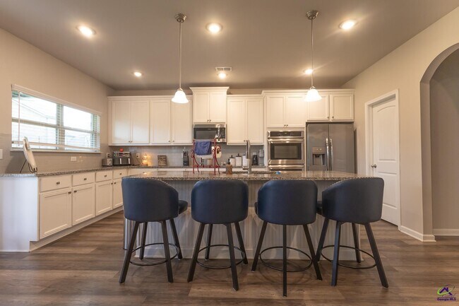 Building Photo - 202 Warhawk Dr
