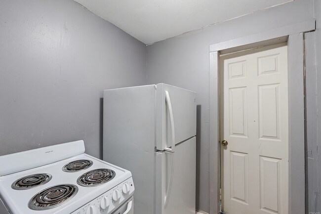Building Photo - Turnkey Northside Duplex – Fully Renovated...