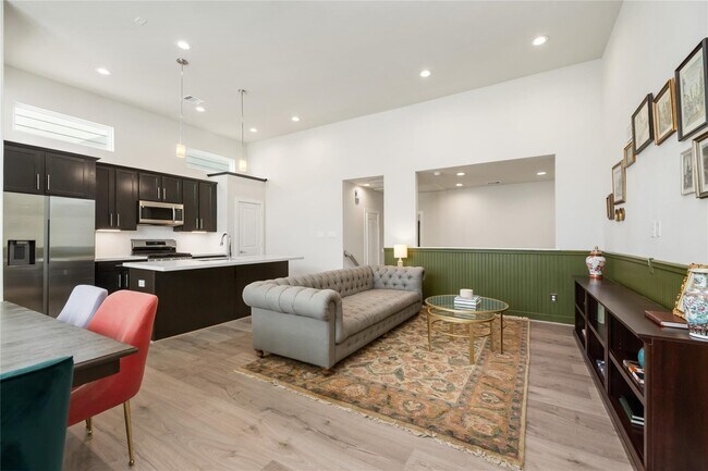 Building Photo - 147 Knightsbridge Park Ln
