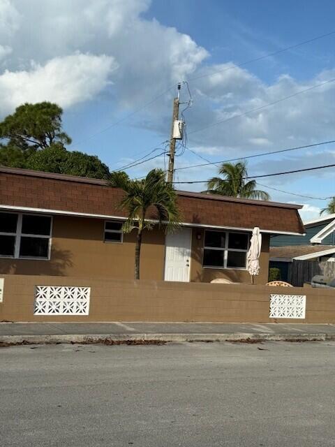 Building Photo - 1602 N J St