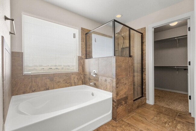 Building Photo - 12664 Azulejos St