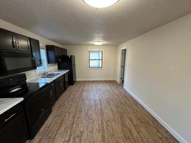 Building Photo - Newly Renovated 2 Bed House in Rock Valley...