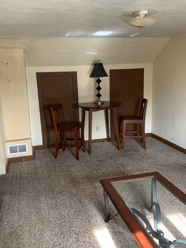 Building Photo - 407 N 12th St