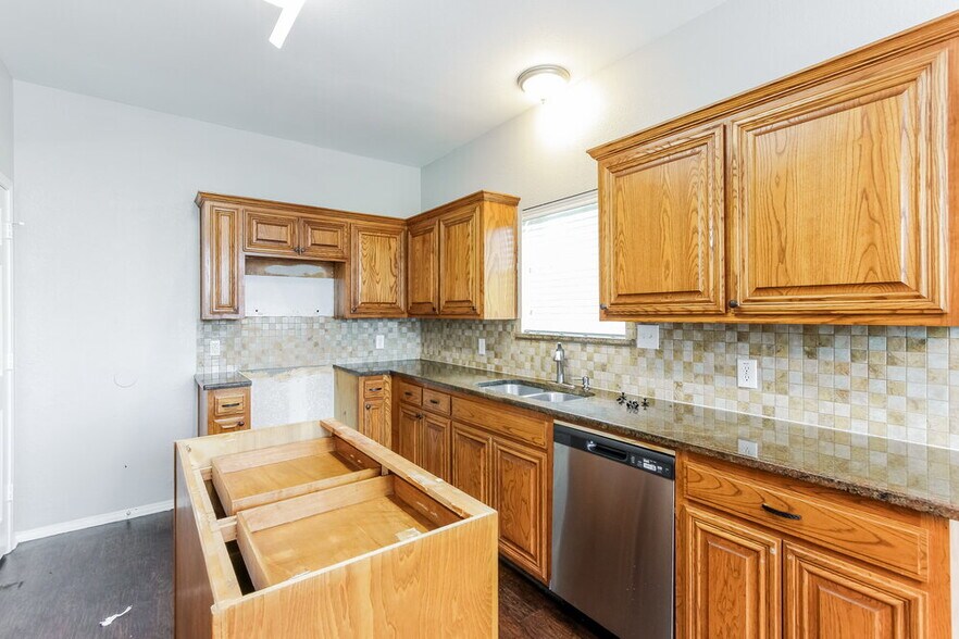 Building Photo - 948 Benjamin Dr