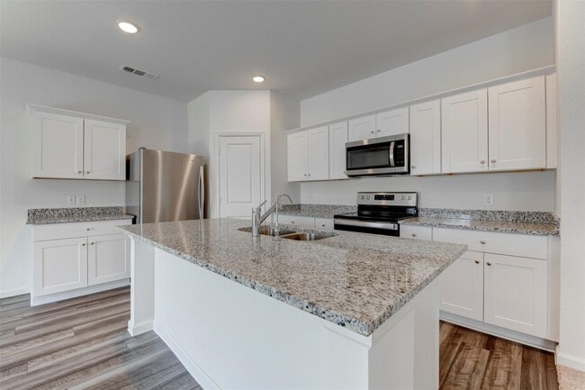 Building Photo - 14878 Calderon Dr