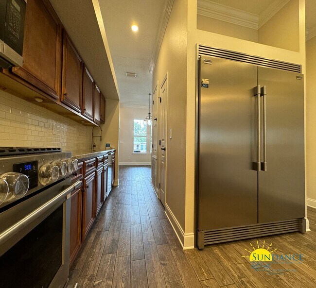Building Photo - Prime Location: 4 Bedroom Home in Elliot Point Neighborhood, Fort Walton Beach!