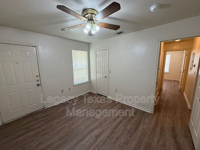 Building Photo - 1106 Williams Ave