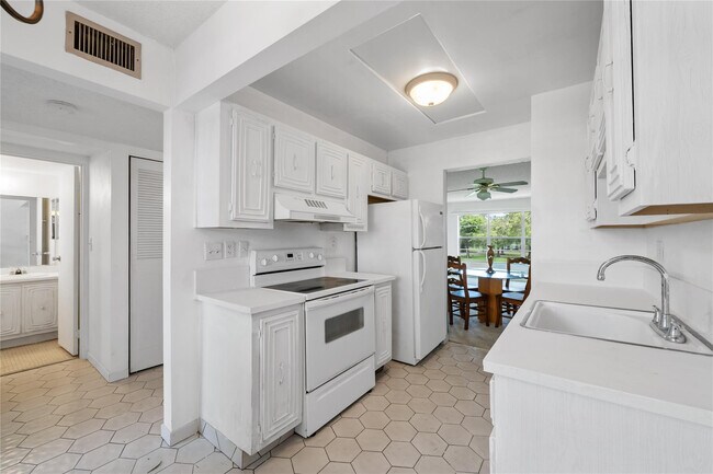 Building Photo - 8105 NW 61st St